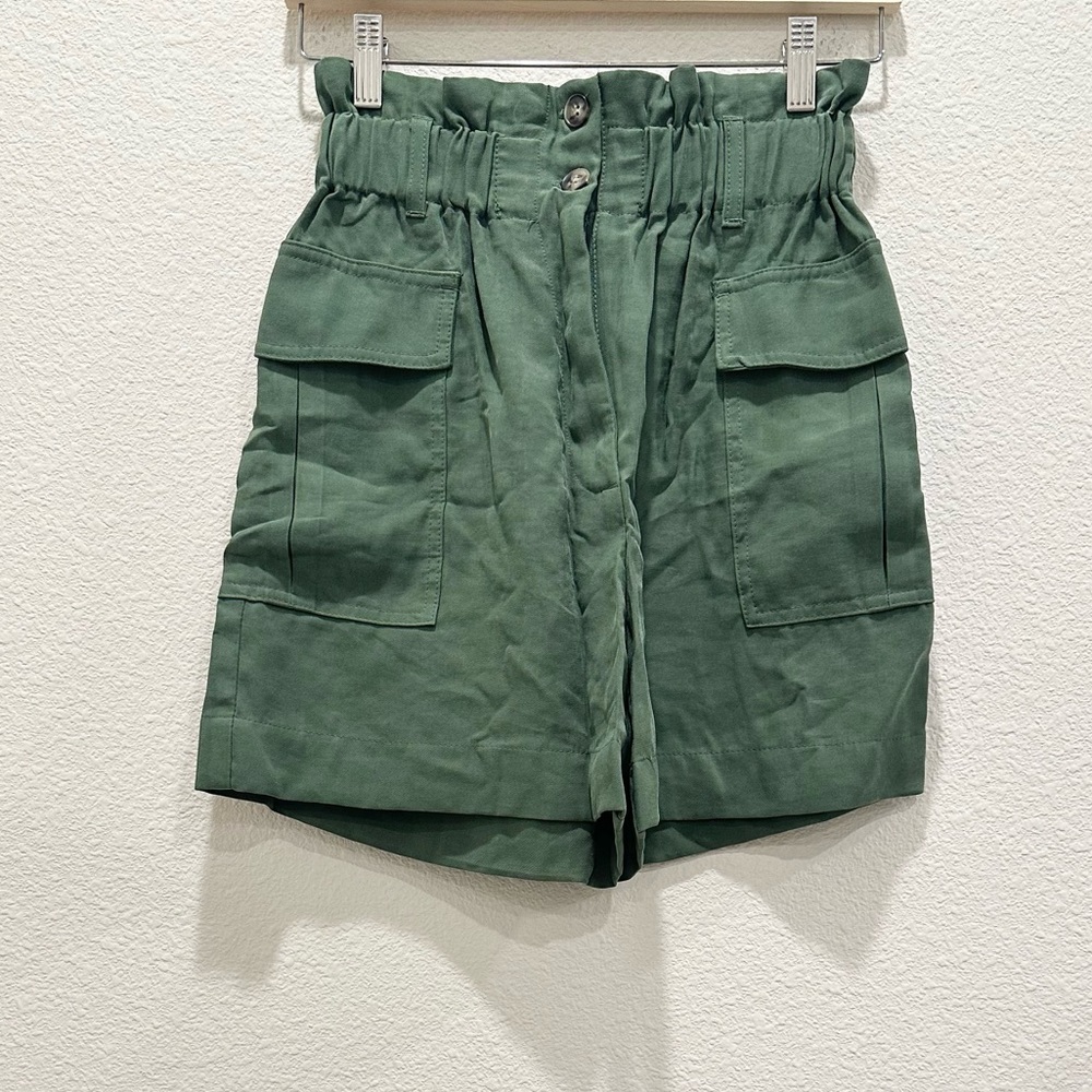 NWT! H&M Olive Green Paper Bag Cargo Shorts!